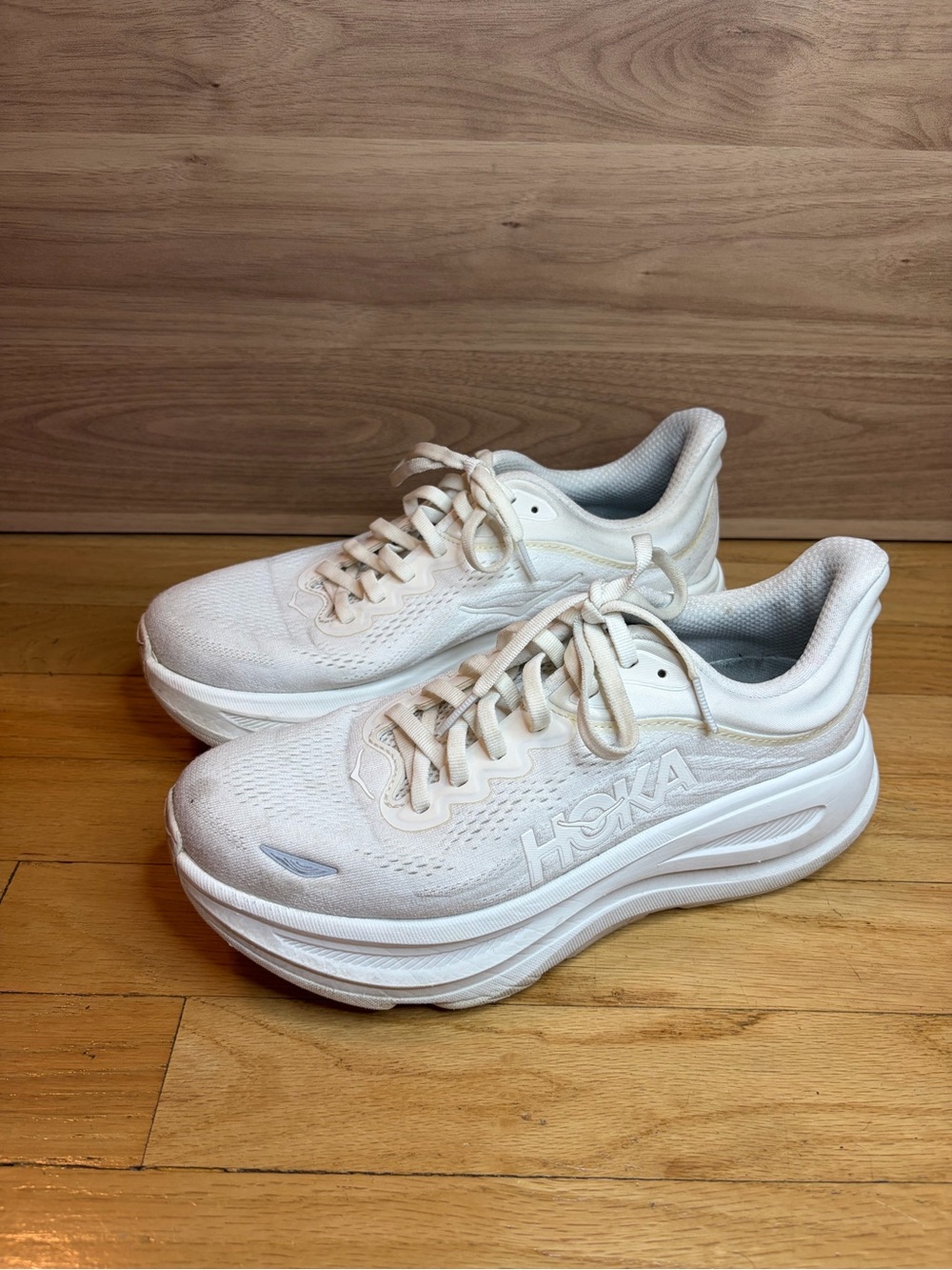 Hoka Bondi 9 Women's Sneakers in White - Size 8